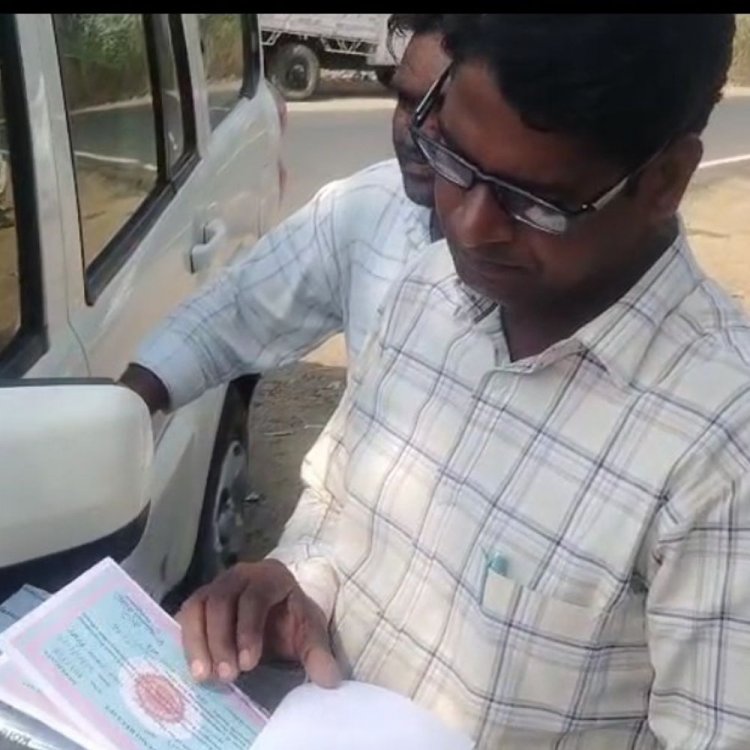 बिना फिटनेस और परमिट वाली 4 बसों पर जुर्माना:उमरिया में परिवहन विभाग ने 45 हजार रुपए का जुर्माना वसूला