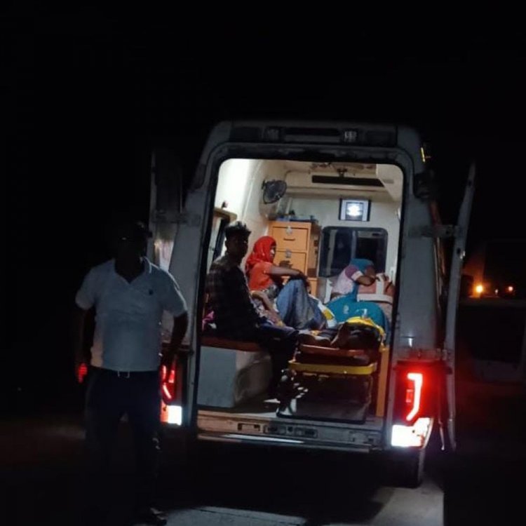 कार ने बाइक को मारी टक्कर, दो की मौत:उमरिया के नौरोजाबाद टोल प्लाजा के पास हुई घटना; चालक मौके से फरार