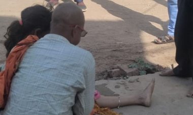 सीधी में ट्रक की टक्कर से महिला-बच्ची घायल:दोनों बस की प्रतीक्षा कर रहे थे, चालक फरार, दूसरे वाहन भी क्षतिग्रस्त