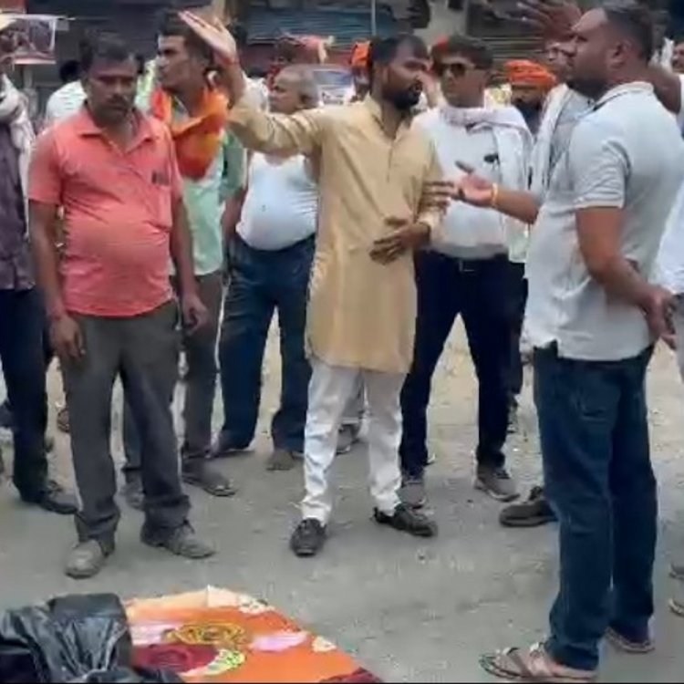 भाई के साथ खेल रही लड़की नहर में गिरी, मौत:परिजन ने शव रखकर किया प्रदर्शन, हाईवे पर वाहनों का आना-जाना हुआ बंद