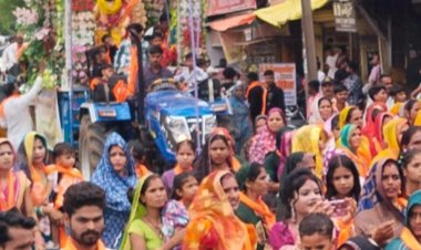 गुना में प्रजापति समाज ने मनाई महाराजा दक्ष जयंती:बाजार से होकर निकली शोभायात्रा, नगर में जगह-जगह हुआ स्वागत