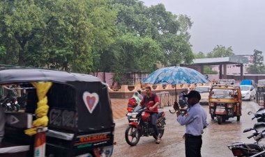 टीकमगढ़ में 24 घंटे से रुक-रुक कर बारिश जारी:बान सुजारा बांध के 3 गेट खोले गए, मोहनगढ़ में गिरा डेढ़ इंच पानी