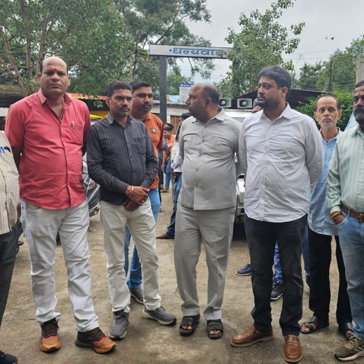 सरपंच ने सचिवों पर भुगतान न करने का आरोप लगाया:रोहाना सरपंच बोले- काम के बाद भी नहीं किया भुगतान; सीएम से भी करेंगे शिकायत