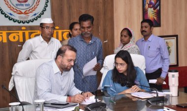 कलेक्टर ने  सुनी समस्याएं