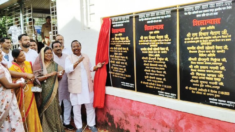 कृषि मंत्री ने छात्रावासों का किया भूमिपूजन