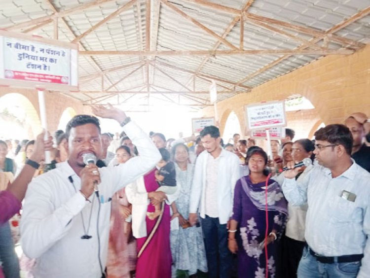 एनएचएम कर्मियों की अनिश्चितकालीन हड़ताल, स्वास्थ्य सेवाएं ठप