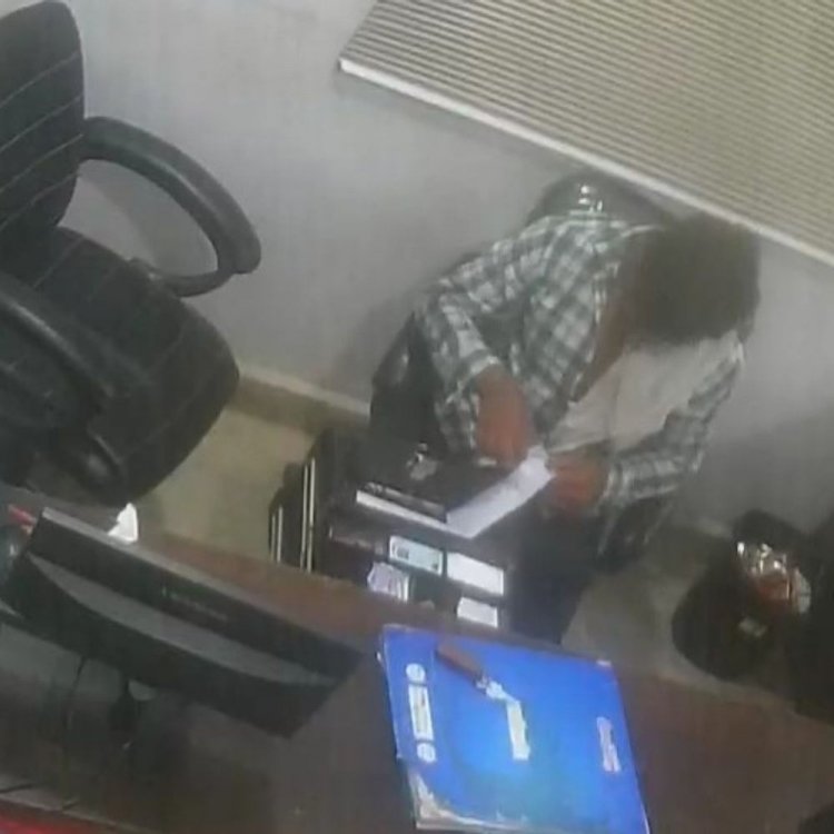 विदिशा के शेरपुरा में चोरी की हैट्रिक:पहले क्लिनिक से 65 हजार, फिर लाइब्रेरी से मोबाइल चुराया; तीसरी रात में पकड़ाया आरोपी