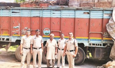 अवैध 23 टन कबाड़ के साथ ट्रक को पकड़ा, 17 लाख की संपत्ति जब्त