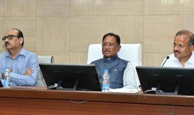 मुख्यमंत्री श्री विष्णु देव साय ने की विभागीय सचिवों और विभागाध्यक्षों के साथ मैराथन बैठक