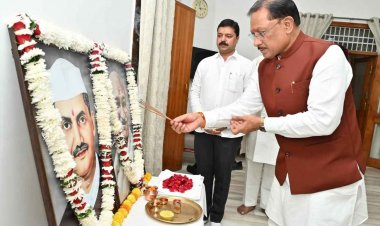 मुख्यमंत्री श्री साय ने राष्ट्रपिता महात्मा गांधी और पूर्व प्रधानमंत्री श्री लाल बहादुर शास्त्री को उनकी जयंती पर किया नमन