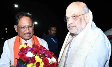 केंद्रीय गृह मंत्री श्री अमित शाह का मुख्यमंत्री श्री विष्णुदेव साय ने स्वामी विवेकानंद विमानतल पर किया आत्मीय स्वागत.