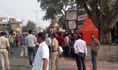 इंदौर-इच्छापुर हाईवे पर प्रशासन का बड़ा फैसला: मंदिर-मजारें हटाई गईं, विकास के रास्ते खुले