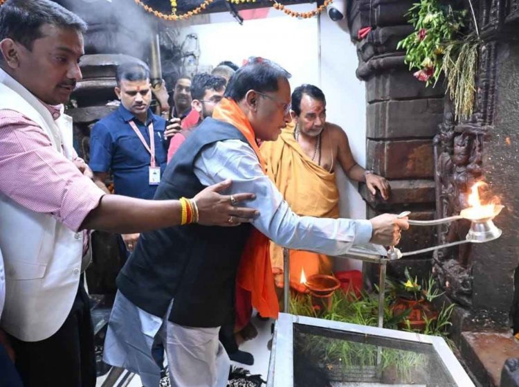 मुख्यमंत्री श्री विष्णु देव साय ने रतनपुर महामाया मंदिर में नवरात्रि पर की पूजा अर्चना