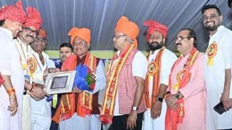 रायपुर शहर के रावणभांठा एवं शंकरनगर दशहरा उत्सव में शामिल हुए मुख्यमंत्री.