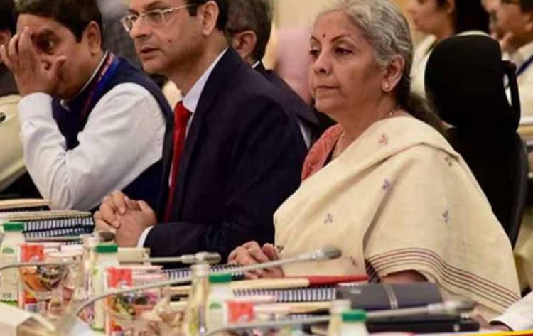 केंद्र का अनुमान: GST सुधारों से इस साल खपत में 10% से अधिक की बढ़ोतरी संभव