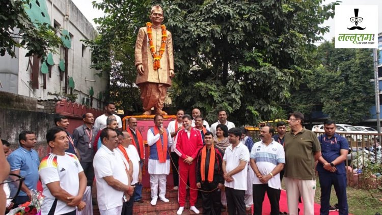 सरदार वल्लभभाई पटेल की प्रतिमा पर CM साय ने किया माल्यार्पण.