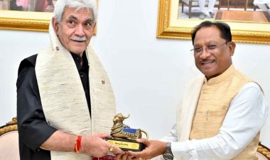 मुख्यमंत्री से जम्मू-कश्मीर के उपराज्यपाल श्री मनोज सिन्हा ने की सौजन्य मुलाकात.