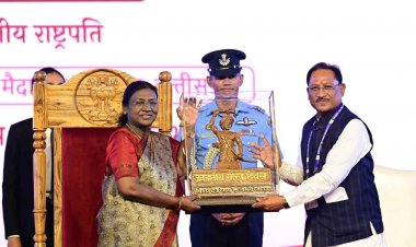 राष्ट्रपति मुर्मु सरगुजा में जनजातीय गौरव दिवस समारोह में शामिल.