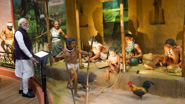 प्रधानमंत्री श्री नरेंद्र मोदी ने शहीद वीर नारायण सिंह स्मारक सह जनजातीय स्वतंत्रता संग्राम सेनानी संग्रहालय का किया लोकार्पण.