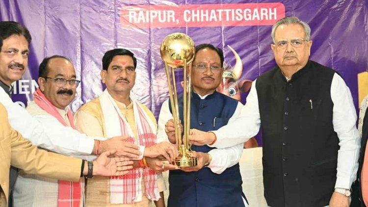 मुख्यमंत्री और विधानसभा अध्यक्ष ने हॉकी मेन्स जूनियर वर्ल्ड कप ट्रॉफी 2025 का किया भव्य अनावरण.