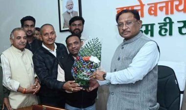 मुख्यमंत्री श्री विष्णु देव साय से कुंभकार समाज के प्रतिनिधि मंडल की सौजन्य मुलाकात.