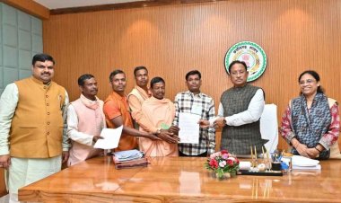 मुख्यमंत्री श्री विष्णु देव साय से आलेख निरंजन सेवा संघ के प्रतिनिधिमंडल की सौजन्य मुलाकात.