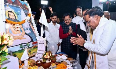 बाबा गुरु घासीदास ने पूरी मानवजाति को सामाजिक समरसता का दिया संदेश .