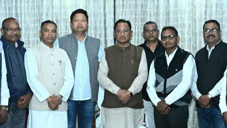 मुख्यमंत्री श्री विष्णुदेव साय से हल्बा-हल्बी समाज के प्रतिनिधिमण्डल ने की सौजन्य मुलाकात.