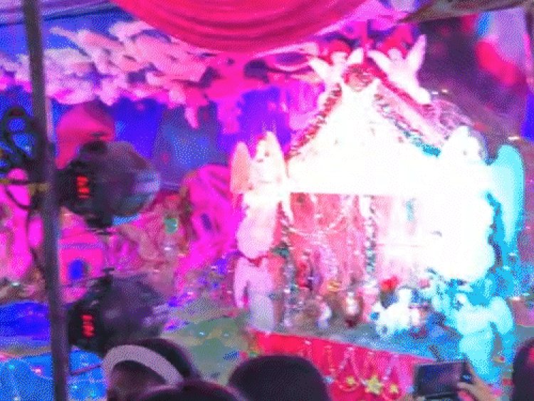 ग्वालियर में प्रभु यीशु का जन्मोत्सव धूमधाम से मनाया गया:चर्च सजे, विशेष प्रार्थनाएं हुईं और केक बांटे गए