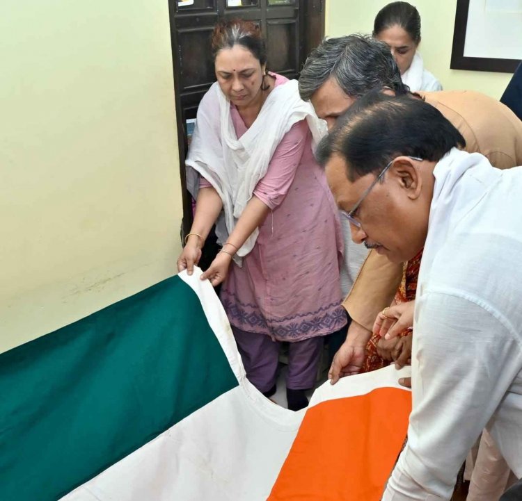 ज्ञानपीठ सम्मानित साहित्यकार विनोद कुमार शुक्ल को मुख्यमंत्री श्री विष्णु देव साय ने दी भावभीनी अंतिम श्रद्धांजलि