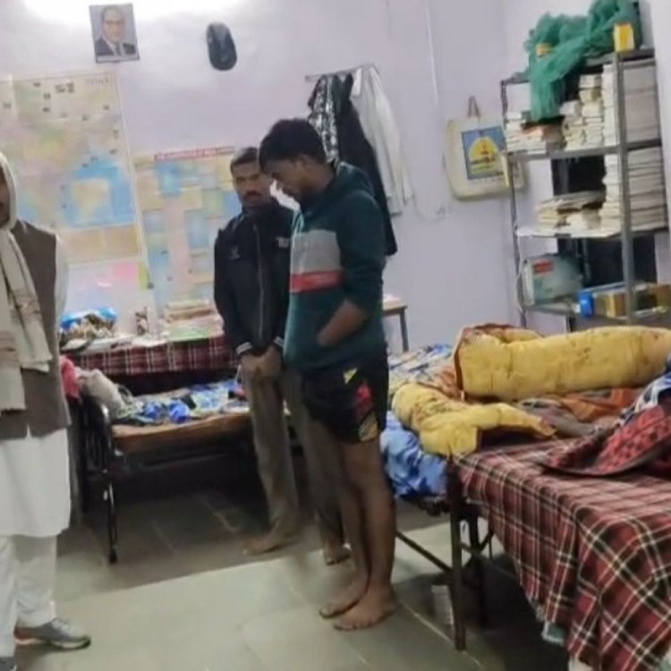 टीकमगढ़ में केंद्रीय मंत्री ने छात्रावासों का औचक निरीक्षण किया:रसोई में दाल-चावल नहीं मिले, छात्रों ने की भोजन-कपड़ों की शिकायत