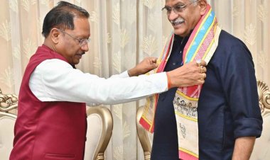 केंद्रीय पर्यटन एवं संस्कृति मंत्री श्री गजेन्द्र सिंह शेखावत ने मुख्यमंत्री श्री विष्णुदेव साय से की सौजन्य भेंट.