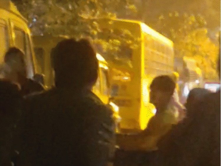 भोपाल में पार्किंग विवाद में सरेराह युवकों की पिटाई:युवती के साथ भी जमकर मारपीट की, पीड़िता बोली- मुस्लिमों ने हमला किया