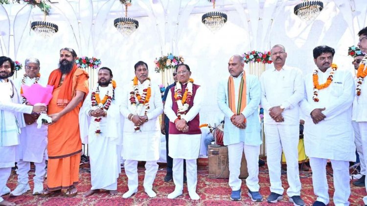 मुख्यमंत्री ने “विशाल सतनाम सद्भाव पदयात्रा” का किया शुभारंभ, गुरु घासीदास के अनुयायियों का दल पावन गिरौदपुरी धाम के लिए हुआ रवाना